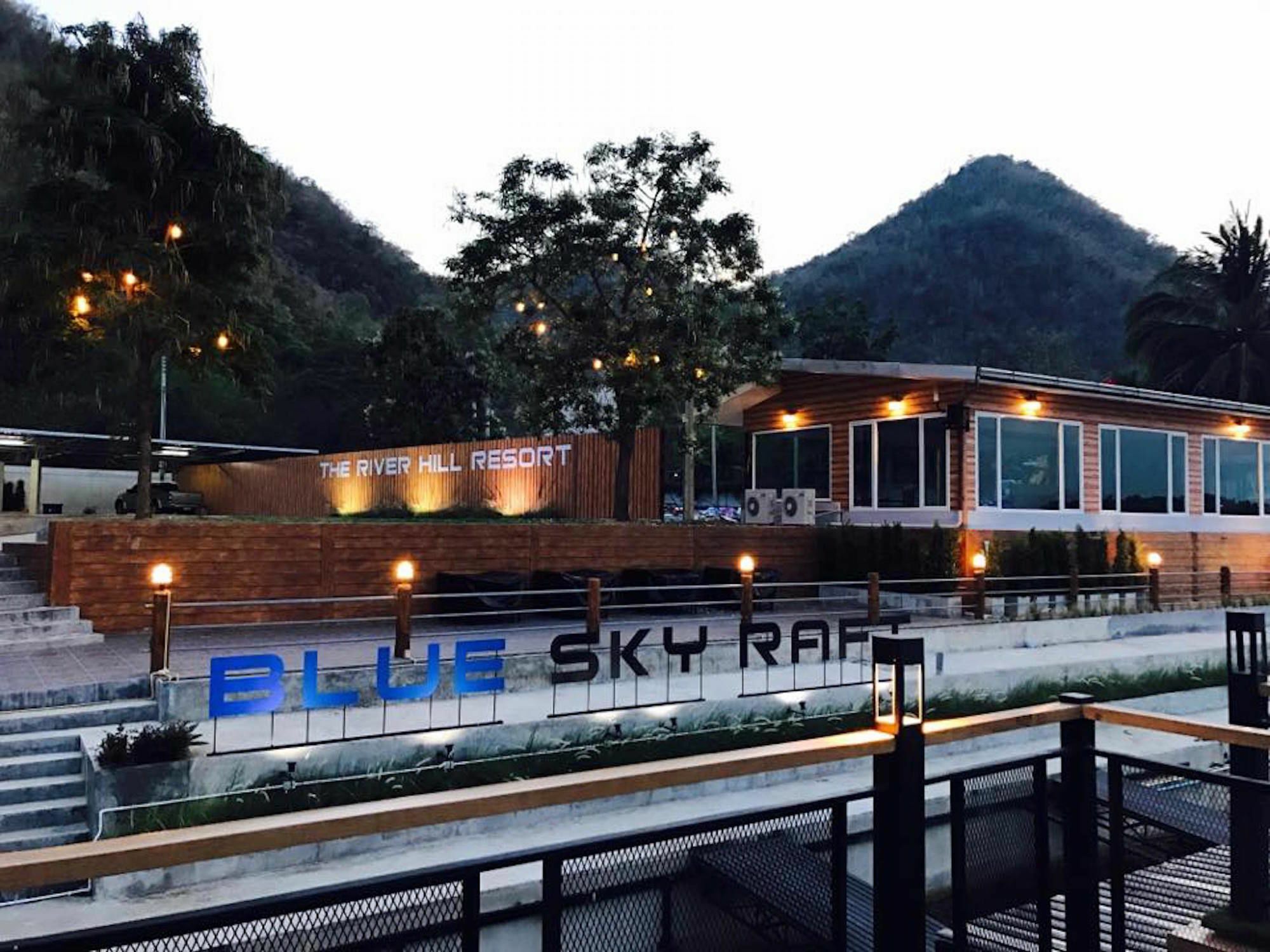 Blue Sky Raft At Kanchanaburi Exteriér fotografie